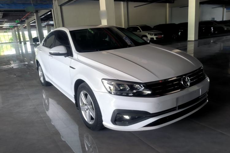 Used Volkswagen Lamando 2021 230TSI DSG Fashion Edition Front Right 45 Deg