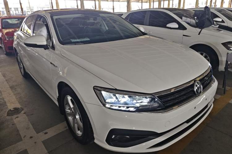 Used Volkswagen Lamando 2021 230TSI DSG Fashion Edition Front Right 45 Deg