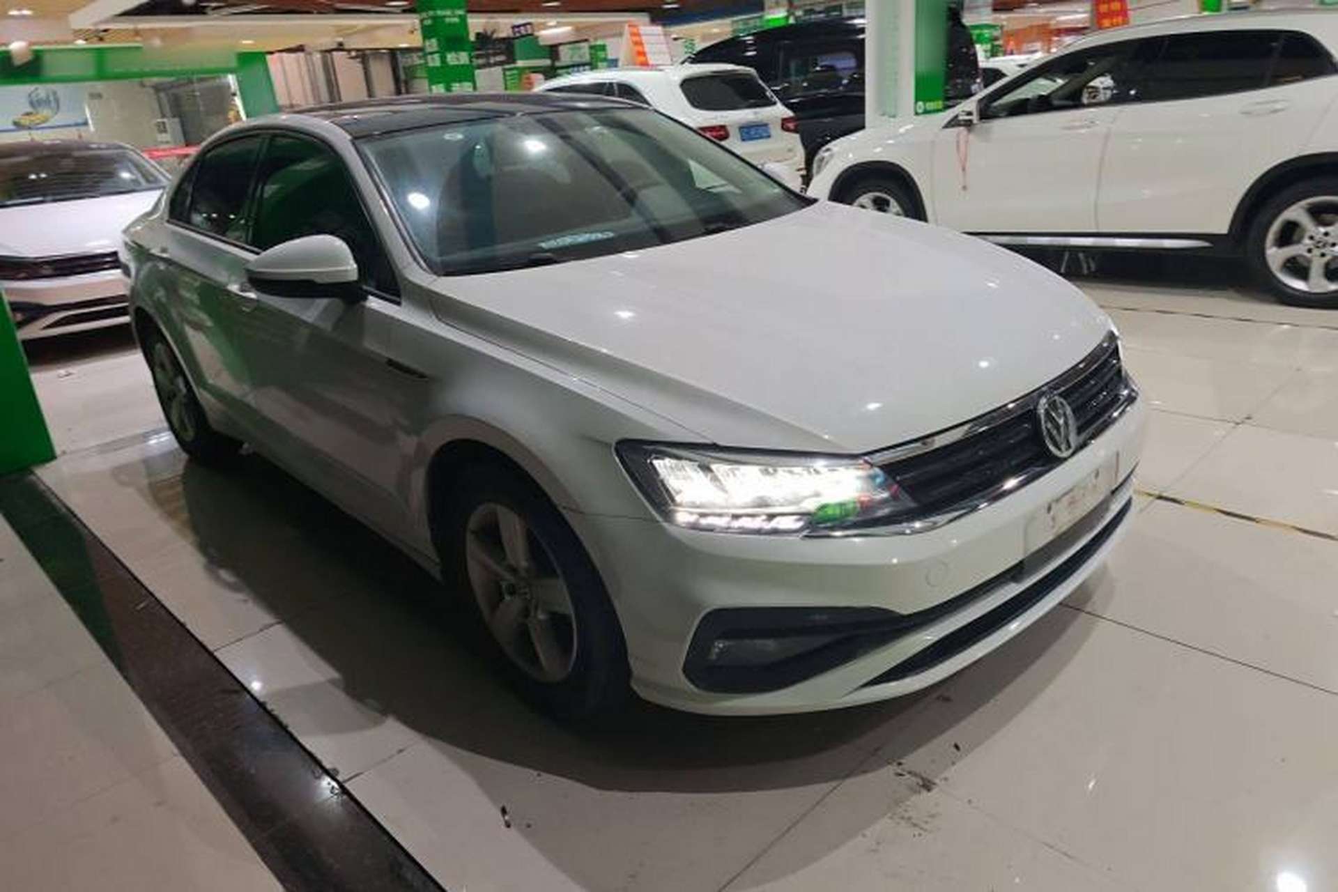 Used Volkswagen Lamando 2021 230TSI DSG Fashion Edition Front Right 45 Deg