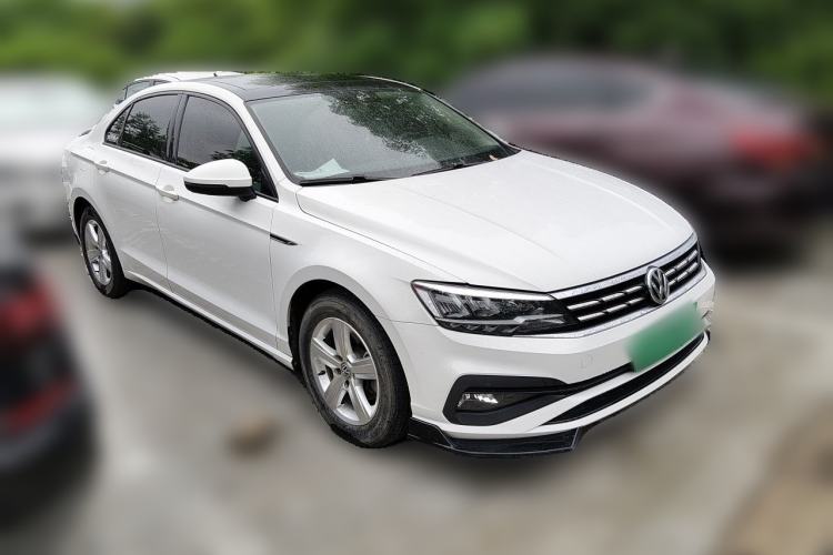 Used Volkswagen Lamando 2021 230TSI DSG Fashion Edition Front Right 45 Deg