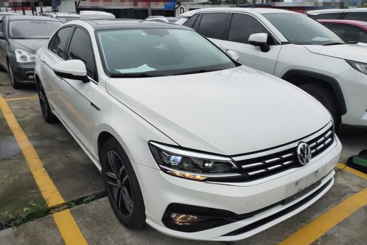 Used Volkswagen Lamando 2021 280TSI DSG Luxury Phantom Edition Front Right 45 Deg