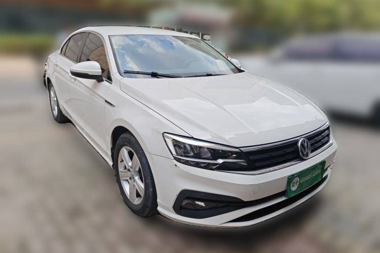 Used Volkswagen Lamando 2021 230TSI DSG Fashion Edition Front Right 45 Deg