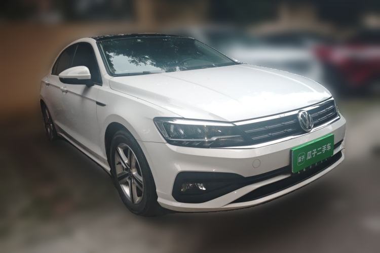 Used Volkswagen Lamando 2021 230TSI DSG Fashion Edition Front Right 45 Deg