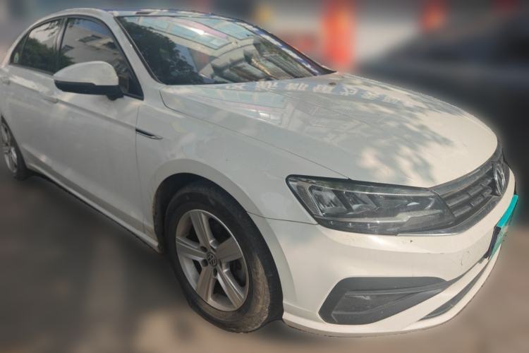Used Volkswagen Lamando 2021 230TSI DSG Fashion Edition Front Right 45 Deg