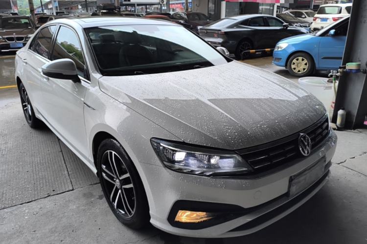 Used Volkswagen Lamando 2021 280TSI DSG Comfort Edition Front Right 45 Deg