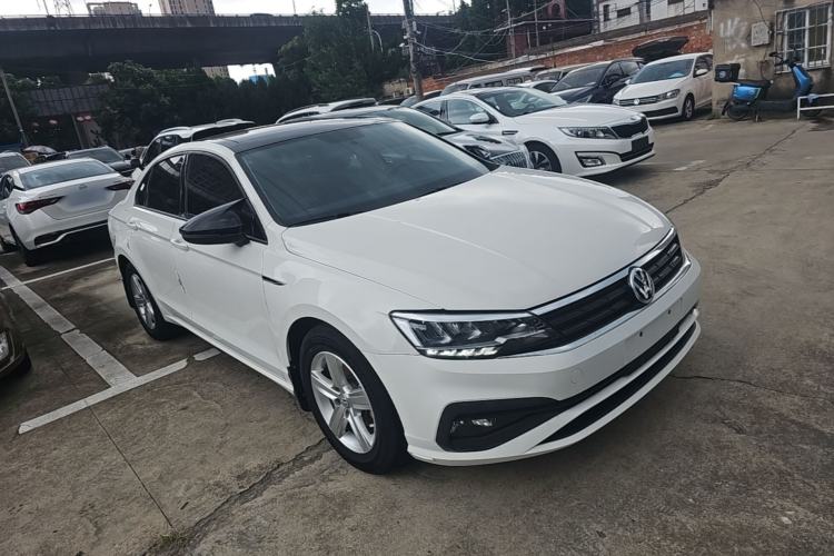 Used Volkswagen Lamando 2021 230TSI DSG Fashion Edition Front Right 45 Deg