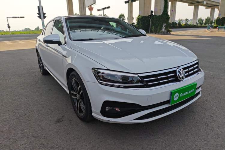 Used Volkswagen Lamando 2021 280TSI DSG Comfort Edition Front Right 45 Deg