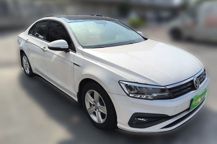 Used Volkswagen Lamando 2021 230TSI DSG Fashion Edition Front Right 45 Deg