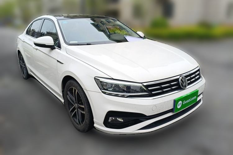 Used Volkswagen Lamando 2021 Facelift 280TSI DSG Comfort Edition (Manual Air Conditioning) Front Right 45 Deg