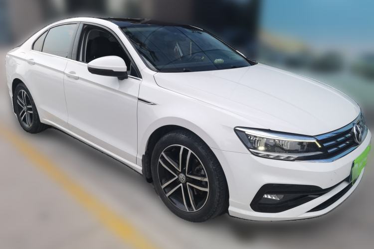 Used Volkswagen Lamando 2021 280TSI DSG Comfort Edition Front Right 45 Deg