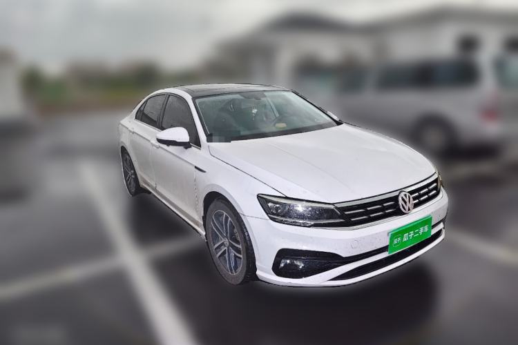 Used Volkswagen Lamando 2021 280TSI DSG Comfort Edition Front Right 45 Deg