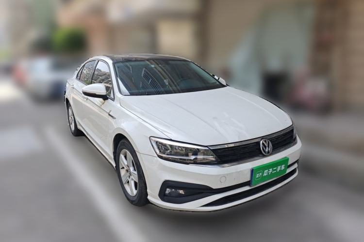 Used Volkswagen Lamando 2021 230TSI DSG Fashion Edition Front Right 45 Deg