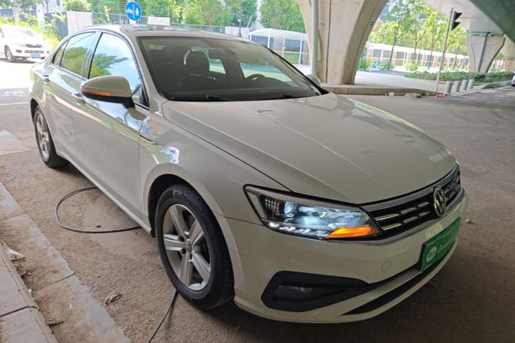Used Volkswagen Lamando 2021 230TSI DSG Fashion Edition Front Right 45 Deg