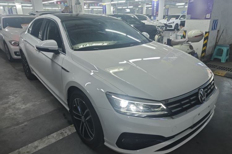 Used Volkswagen Lamando 2021 280TSI DSG Comfort Edition Front Right 45 Deg