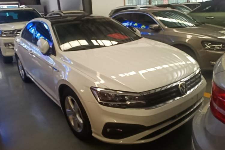 Used Volkswagen Lamando 2021 230TSI DSG Fashion Edition Front Right 45 Deg