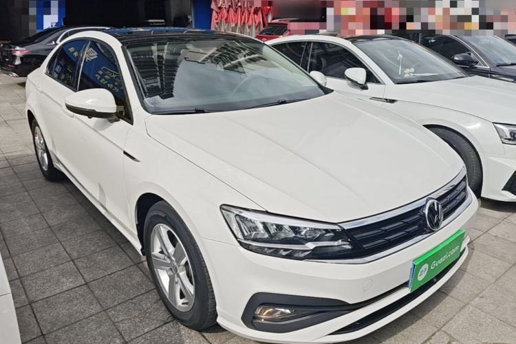 Used Volkswagen Lamando 2021 230TSI DSG Fashion Edition Front Right 45 Deg