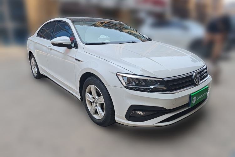 Used Volkswagen Lamando 2021 230TSI DSG Fashion Edition Front Right 45 Deg