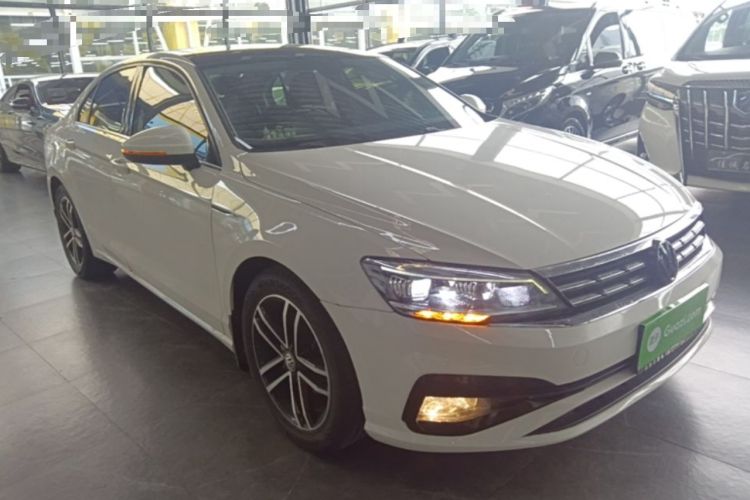 Used Volkswagen Lamando 2021 Revised Version 280TSI DSG Comfort Edition Front Right 45 Deg
