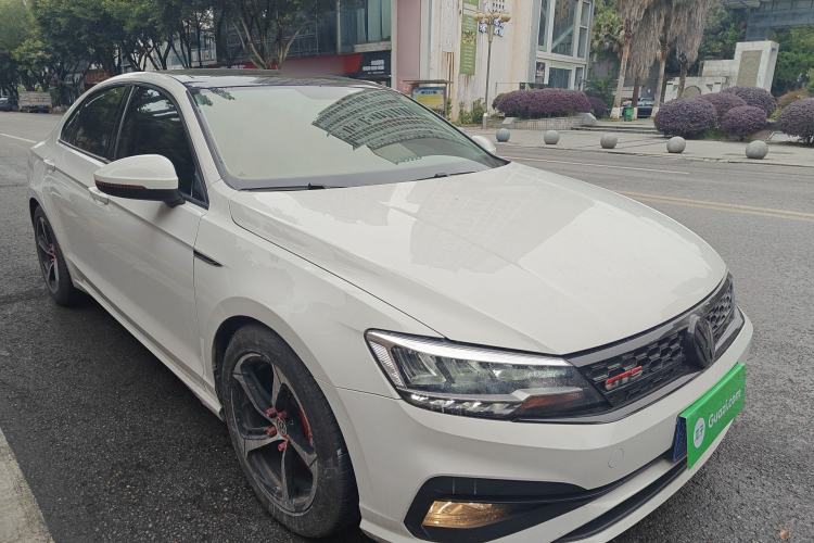 Used Volkswagen Lamando 2021 230TSI DSG Fashion Edition Front Right 45 Deg