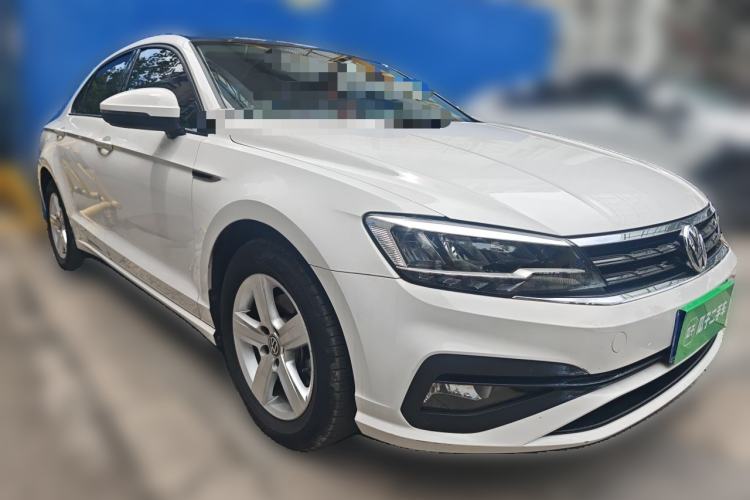 Used Volkswagen Lamando 2021 230TSI DSG Fashion Edition Front Right 45 Deg