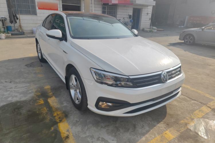 Used Volkswagen Lamando 2021 230TSI DSG Fashion Edition Front Right 45 Deg