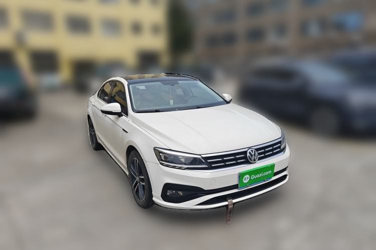 Used Volkswagen Lamando 2021 280TSI DSG Comfort Edition Front Right 45 Deg