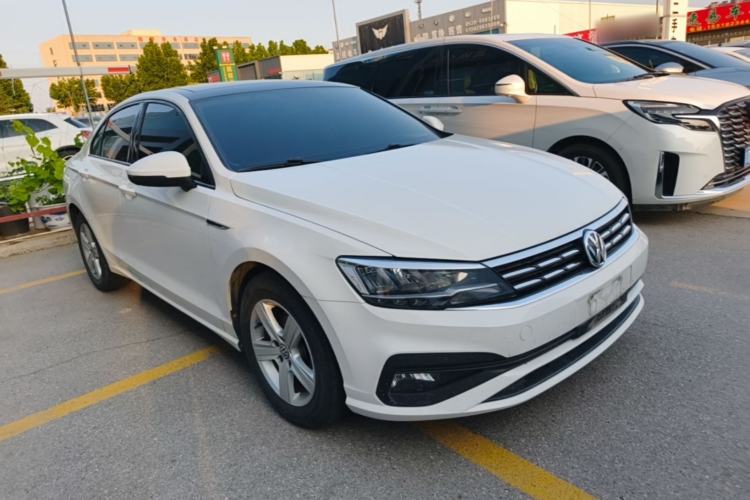 Used Volkswagen Lamando 2021 230TSI DSG Fashion Edition Front Right 45 Deg