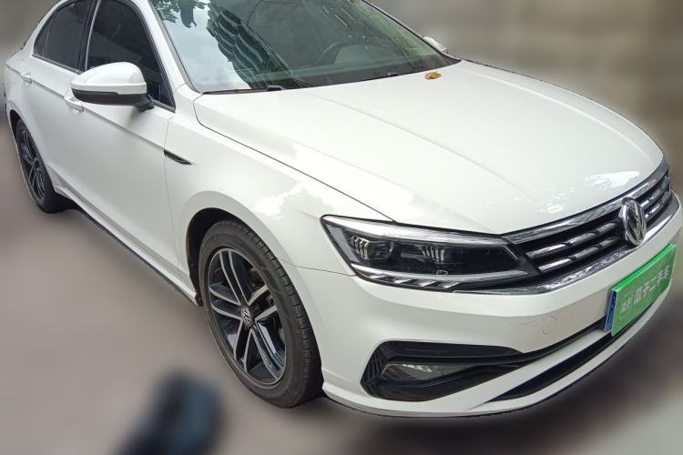 Used Volkswagen Lamando 2021 280TSI DSG Comfort Edition Front Right 45 Deg