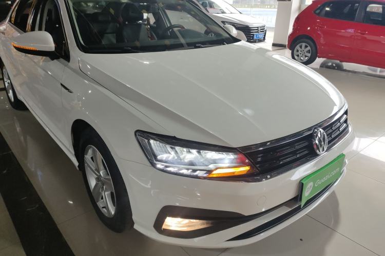 Used Volkswagen Lamando 2021 230TSI DSG Fashion Edition Front Right 45 Deg