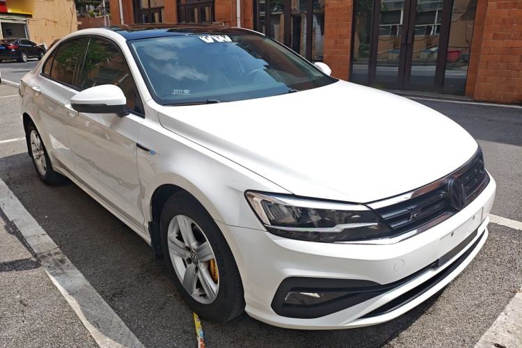 Used Volkswagen Lamando 2021 230TSI DSG Fashion Edition Front Right 45 Deg
