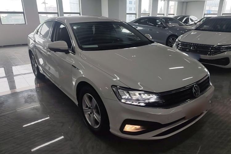 Used Volkswagen Lamando 2021 230TSI DSG Fashion Edition Front Right 45 Deg