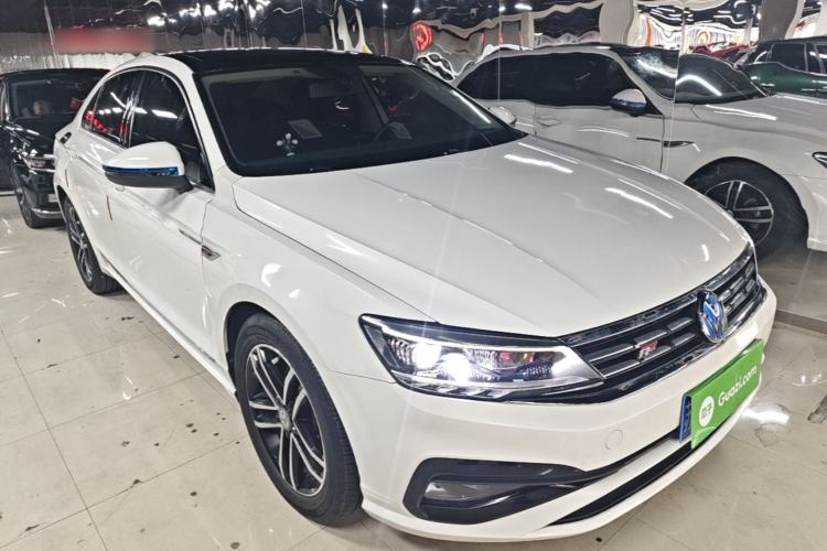 Used Volkswagen Lamando 2021 280TSI DSG Luxury Phantom Edition Front Right 45 Deg