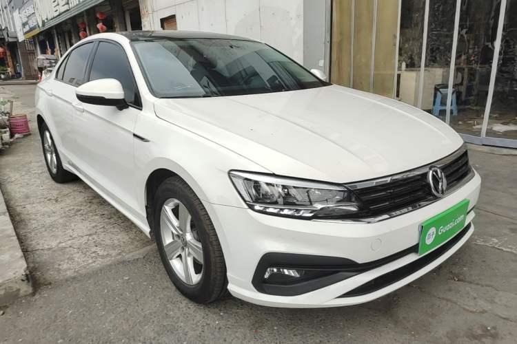 Used Volkswagen Lamando 2021 230TSI DSG Fashion Edition Front Right 45 Deg