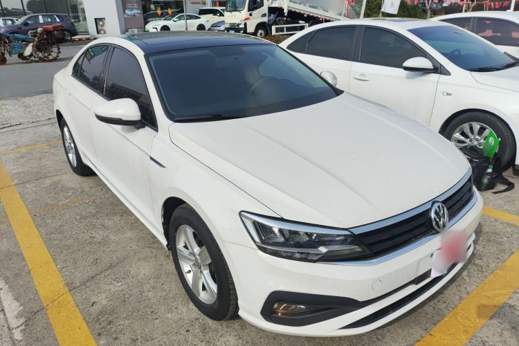 Used Volkswagen Lamando 2021 230TSI DSG Fashion Edition Front Right 45 Deg