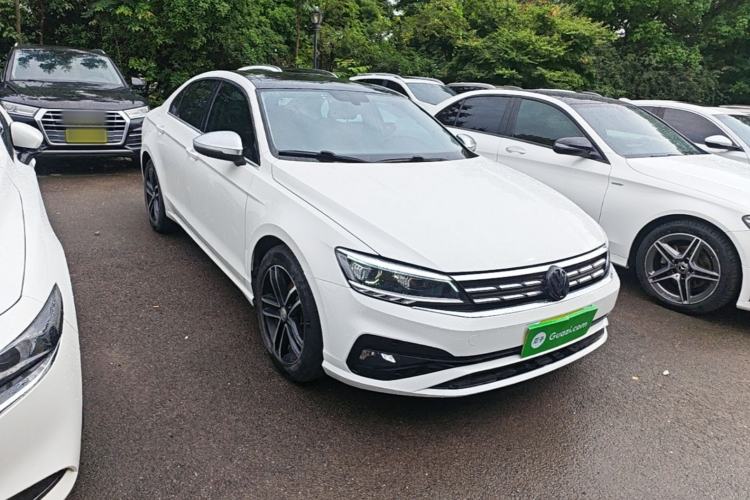 Used Volkswagen Lamando 2021 280TSI DSG Comfort Edition Front Right 45 Deg