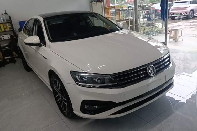 Used Volkswagen Lamando 2021 280TSI DSG Comfort Edition Front Right 45 Deg