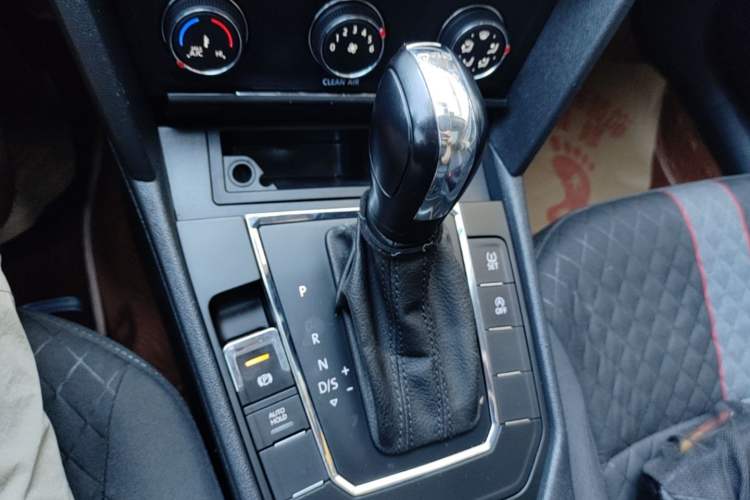 Used Volkswagen Lamando 2021 230TSI DSG Fashion Edition Gear Lever