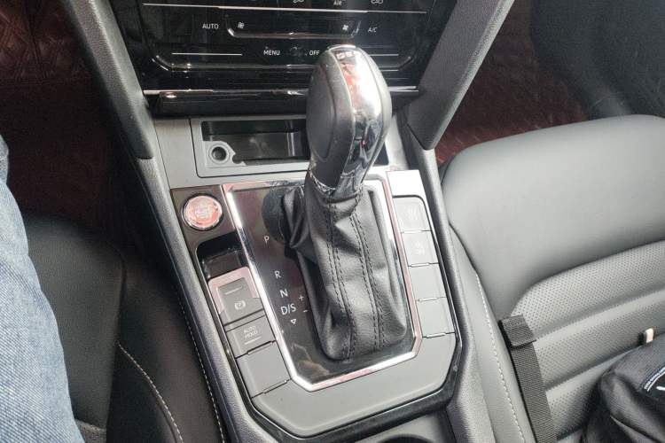 Used Volkswagen Lamando 2021 280TSI DSG Comfort Edition Gear Lever