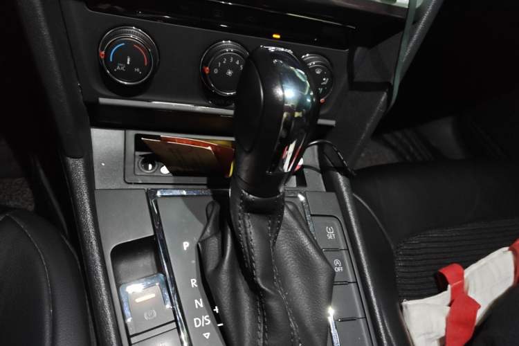 Used Volkswagen Lamando 2021 230TSI DSG Fashion Edition Gear Lever