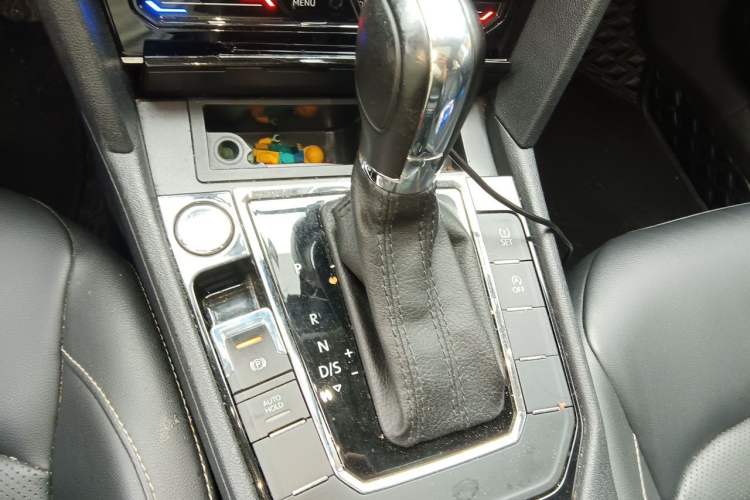 Used Volkswagen Lamando 2021 280TSI DSG Comfort Edition Gear Lever