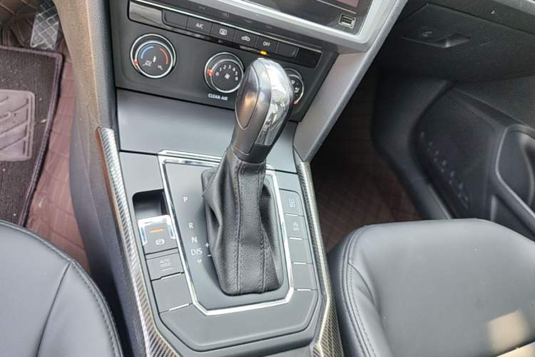 Used Volkswagen Lamando 2021 230TSI DSG Fashion Edition Gear Lever