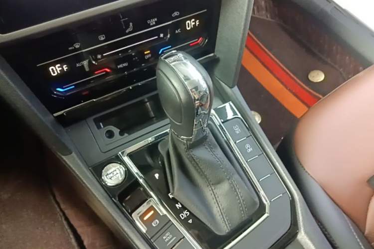 Used Volkswagen Lamando 2021 Revised Version 280TSI DSG Comfort Edition Gear Lever