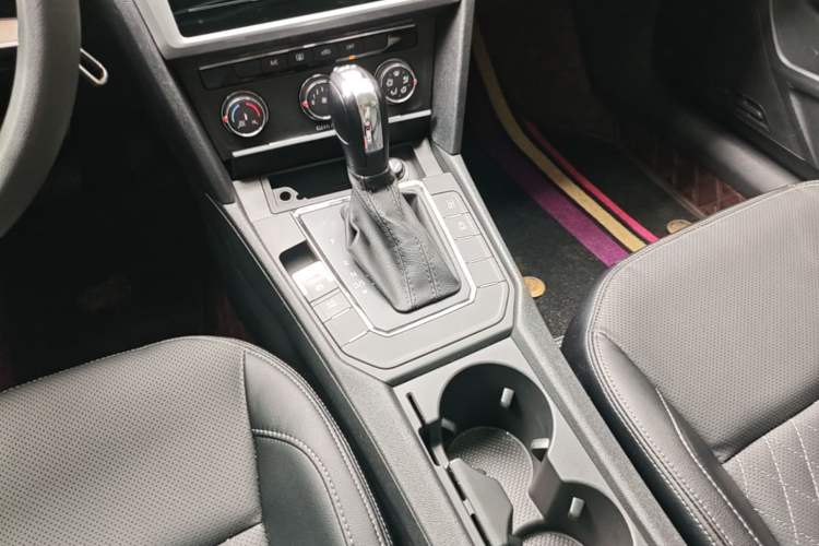Used Volkswagen Lamando 2021 230TSI DSG Fashion Edition Gear Lever