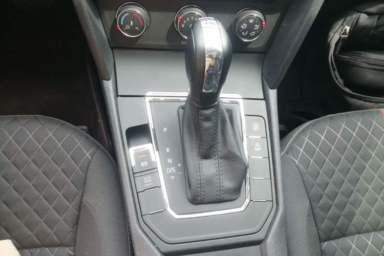 Used Volkswagen Lamando 2021 230TSI DSG Fashion Edition Gear Lever