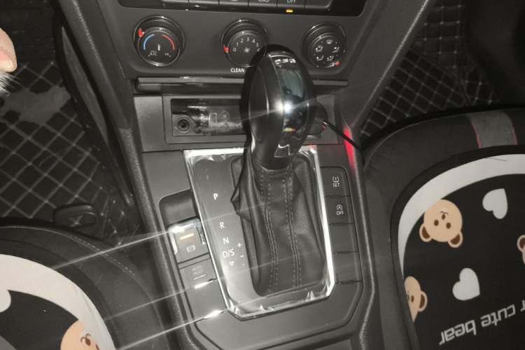 Used Volkswagen Lamando 2021 230TSI DSG Fashion Edition Gear Lever