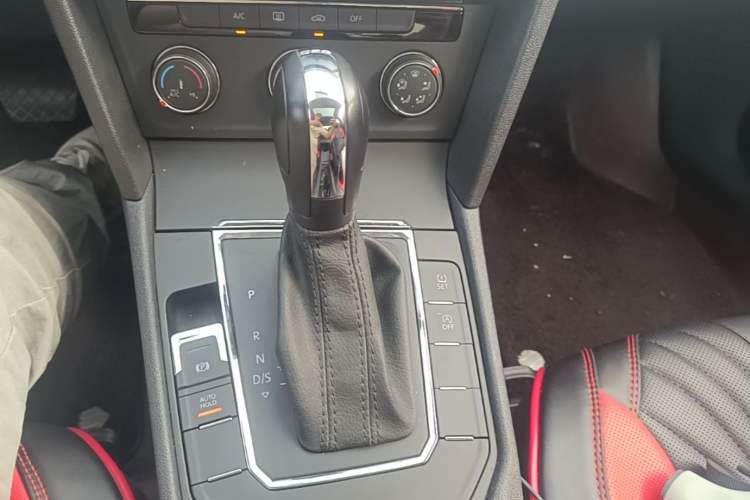 Used Volkswagen Lamando 2021 230TSI DSG Fashion Edition Gear Lever