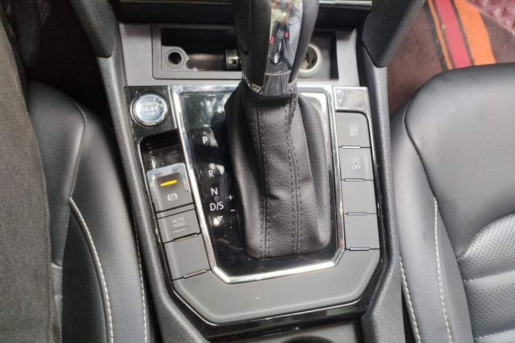 Used Volkswagen Lamando 2021 280TSI DSG Comfort Edition Gear Lever