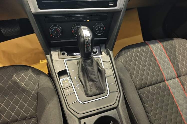 Used Volkswagen Lamando 2021 230TSI DSG Fashion Edition Gear Lever