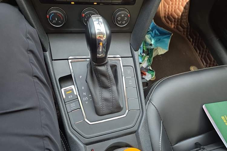 Used Volkswagen Lamando 2021 230TSI DSG Fashion Edition Gear Lever