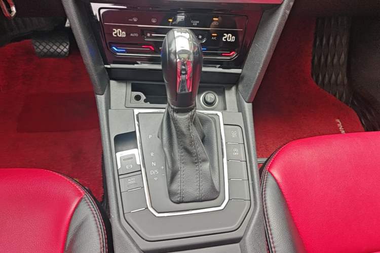 Used Volkswagen Lamando 2021 230TSI DSG Fashion Edition Gear Lever